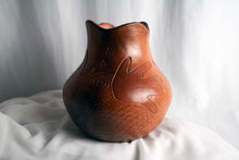 Load image into Gallery viewer, Water Pot by Jane Osti (Cherokee Citizen)
